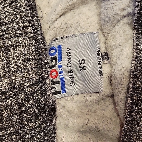 Men's knit shorts - like new - size xs - Picture 3 of 3